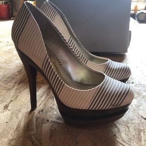 Jessica Simpson platform high heels